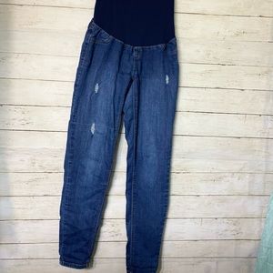 Distressed maternity jeans